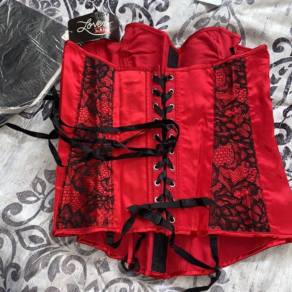 Red satin and black lace lace up corset with stockings. - Picture 2 of 4